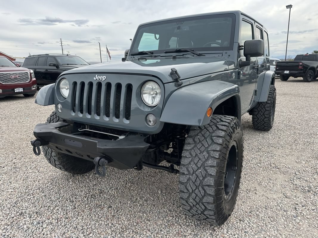 Used 2014 Jeep Wrangler Unlimited Sahara w/ Connectivity Group AWD/4WD image 4