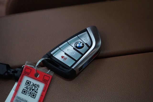 Used 2023 BMW 540i xDrive w/ M Sport Package image 35