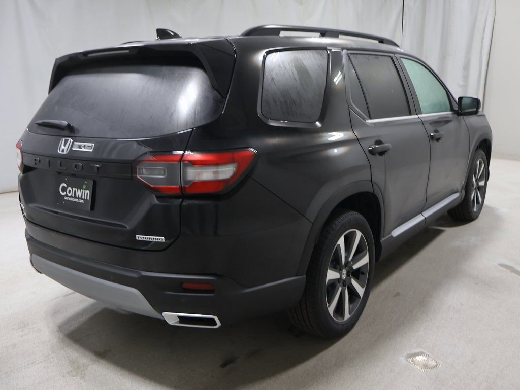 New 2025 Honda Pilot Touring image 6