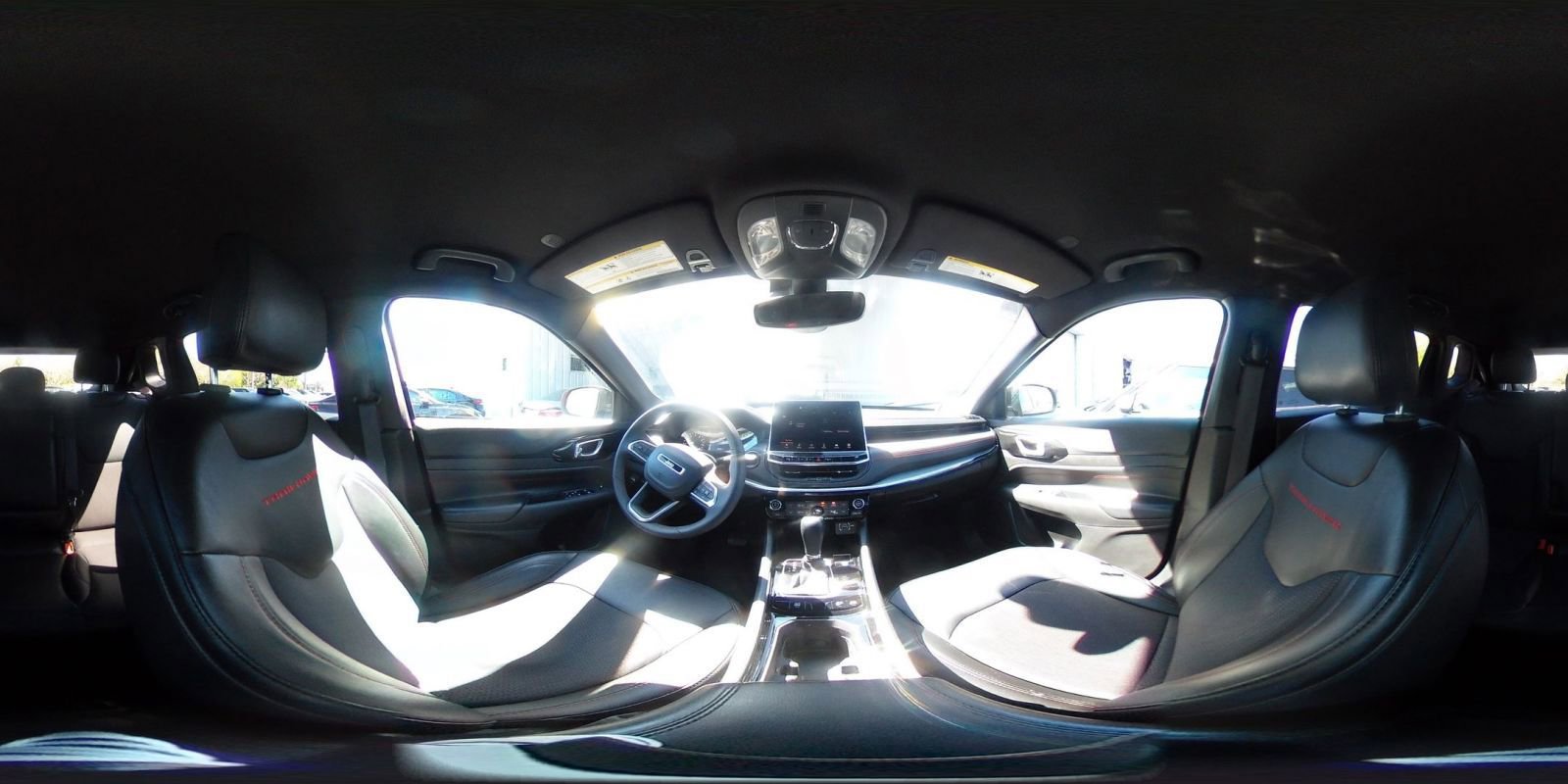 Used 2025 Jeep Compass Trailhawk AWD/4WD image 40