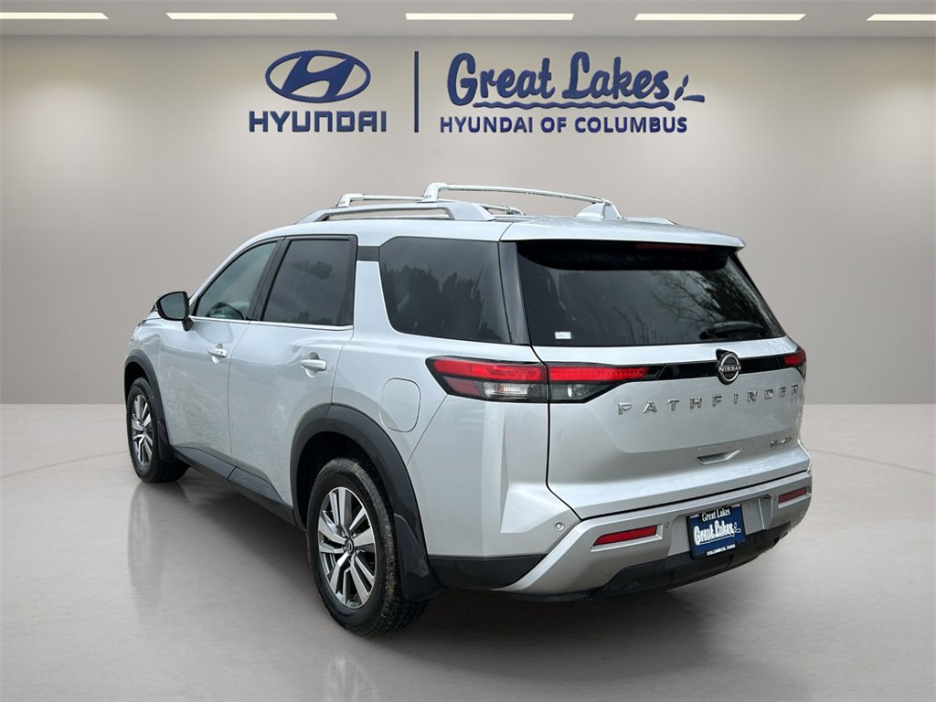 Used 2022 Nissan Pathfinder SL image 3