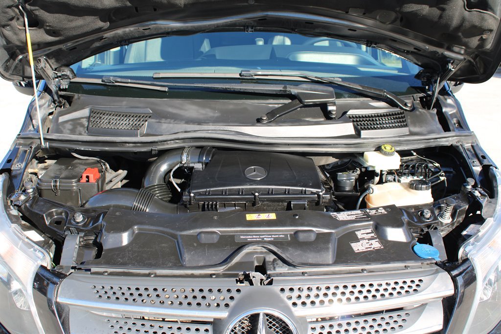 Used 2018 Mercedes-Benz Metris Passenger image 23