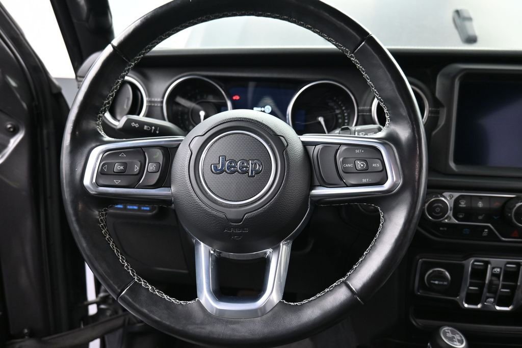 Used 2022 Jeep Wrangler Unlimited Sahara w/ Cold Weather Group AWD/4WD image 11