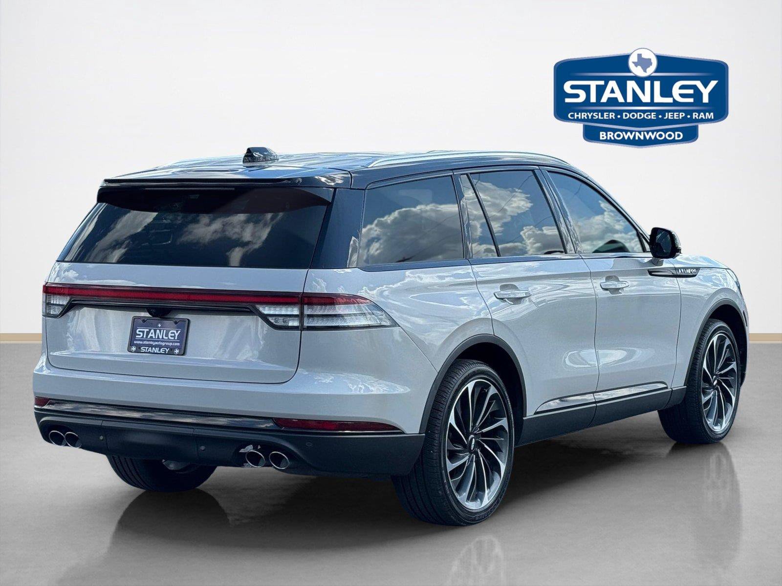 Used 2025 Lincoln Aviator Reserve w/ Equipment Group 201A AWD/4WD image 7