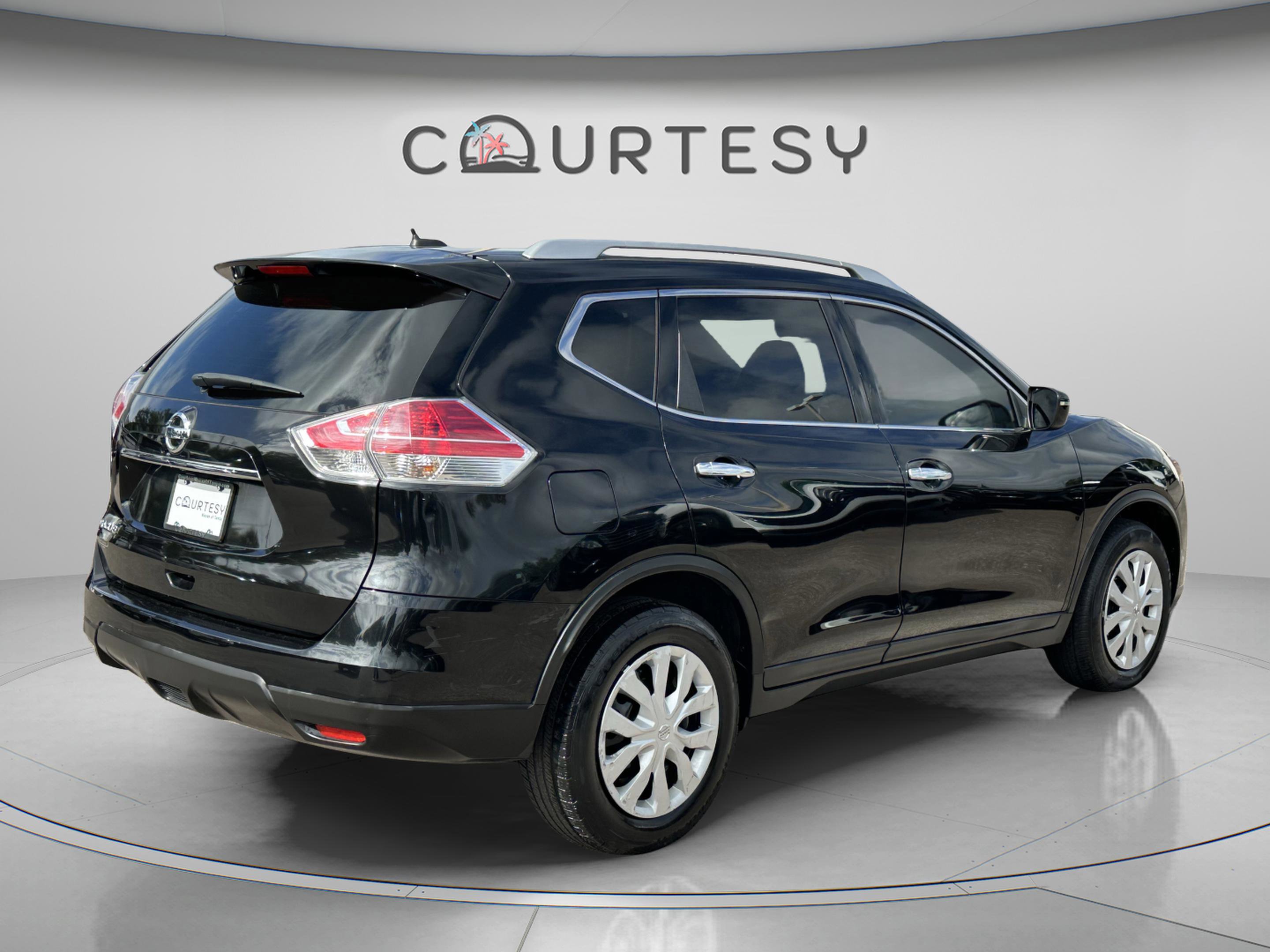 Used 2016 Nissan Rogue S w/ Appearance Package image 7