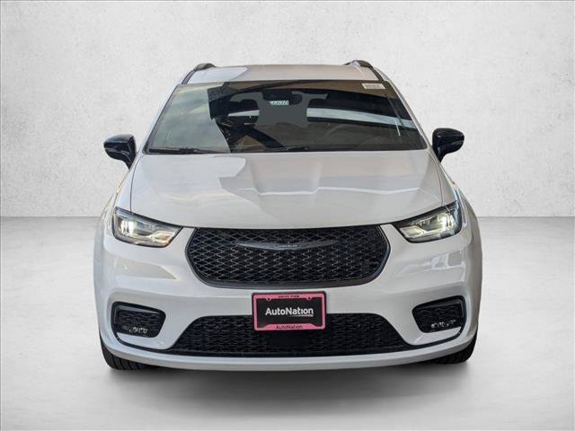 New 2026 Chrysler Pacifica Select w/ S Appearance Package AWD/4WD image 6