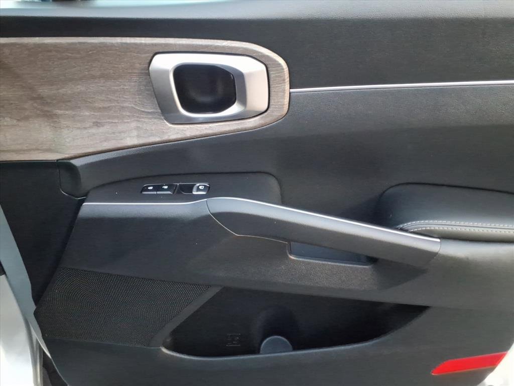 Used 2021 Kia Sorento EX w/ Panoramic Sunroof Package image 19