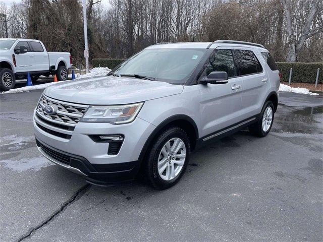 Used 2018 Ford Explorer XLT w/ Equipment Group 201A image 3