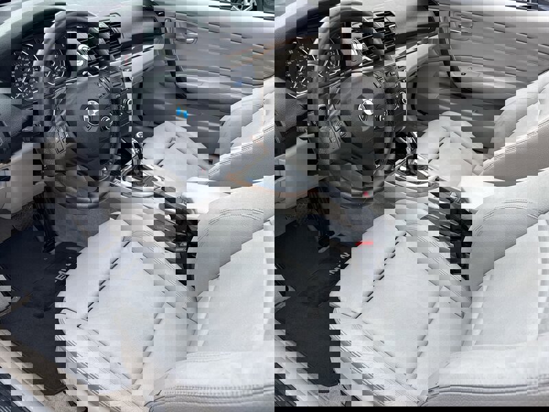 Used 2012 BMW 135i Convertible image 21