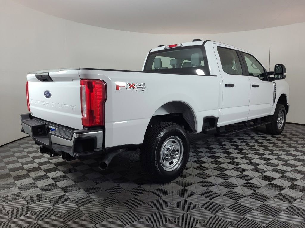 Used 2025 Ford F250 XL w/ FX4 Off-Road Package image 3