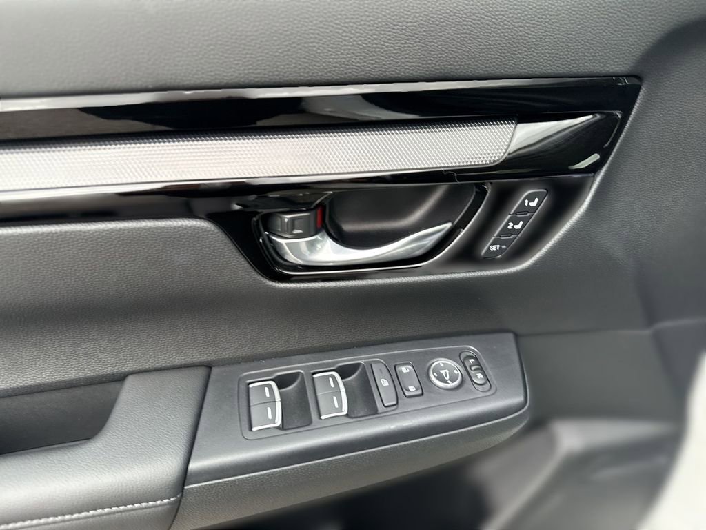 Used 2025 Honda CR-V EX-L image 15