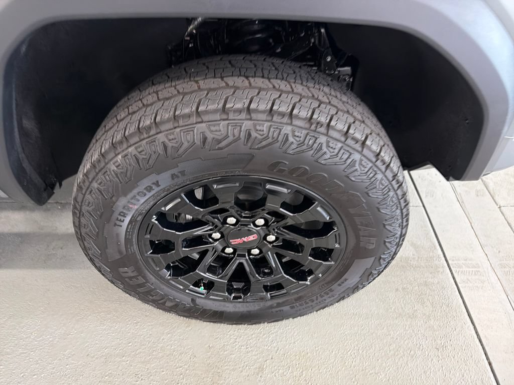 New 2026 GMC Canyon Elevation w/ Convenience Package RWD image 4