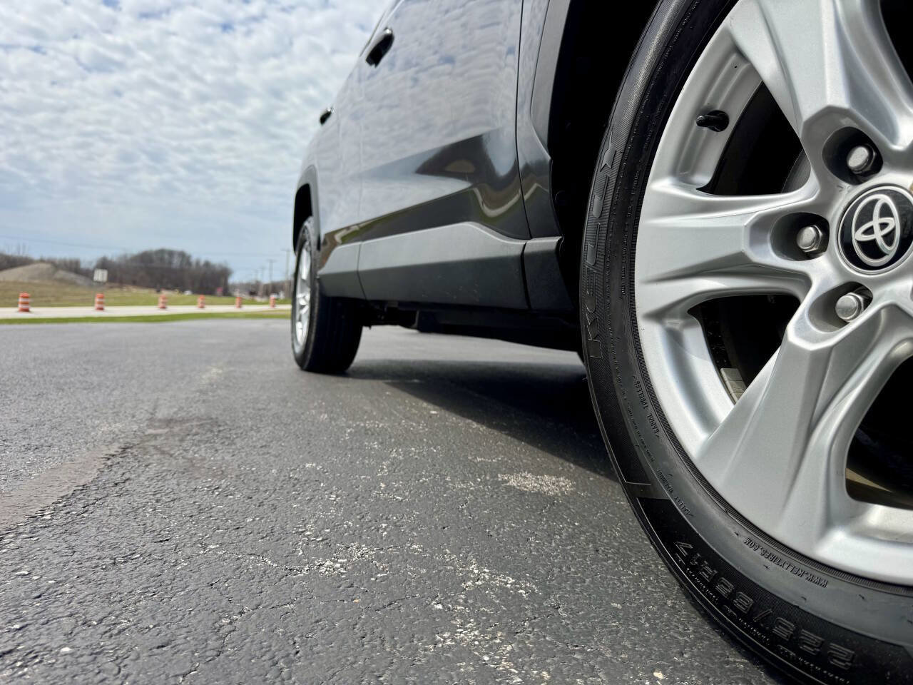 Used 2020 Toyota RAV4 XLE image 34