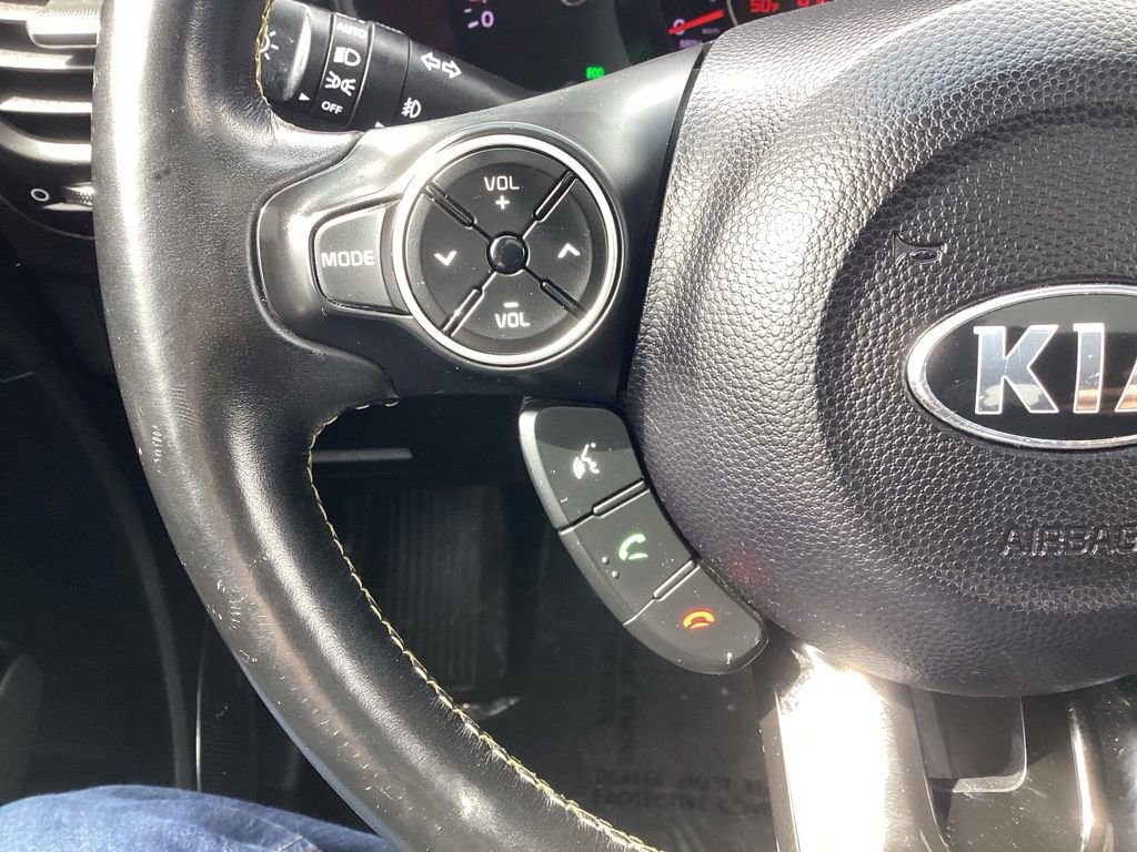 Used 2015 Kia Soul + w/ Primo Package FWD image 18