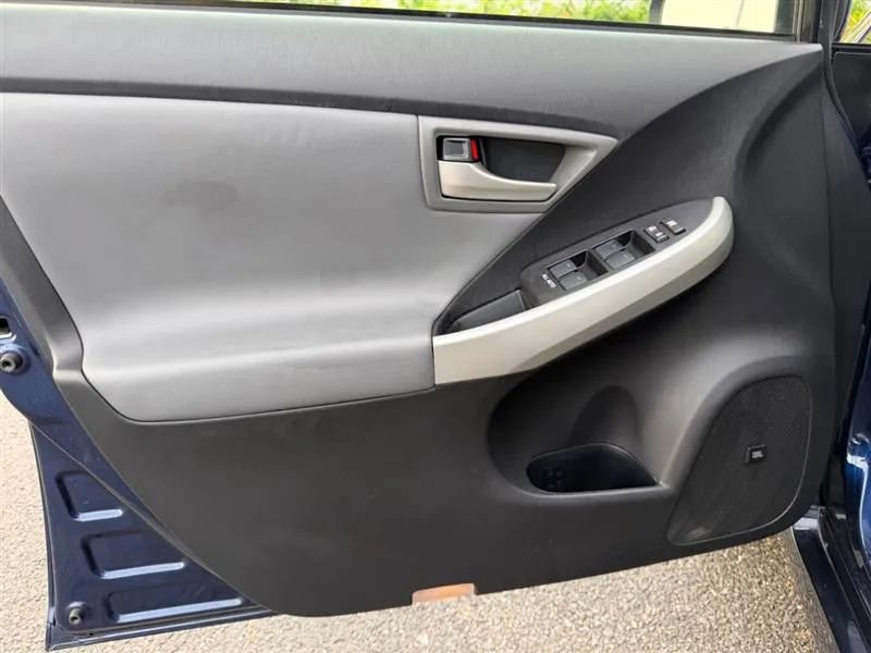 Used 2015 Toyota Prius Persona Series FWD image 34