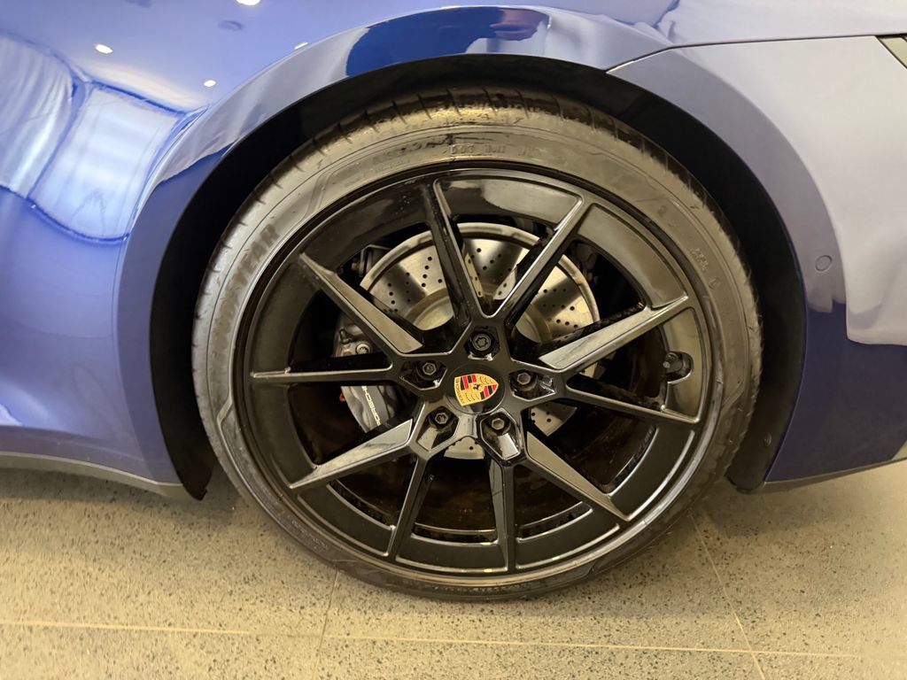 Certified 2025 Porsche 911 Carrera RWD image 11