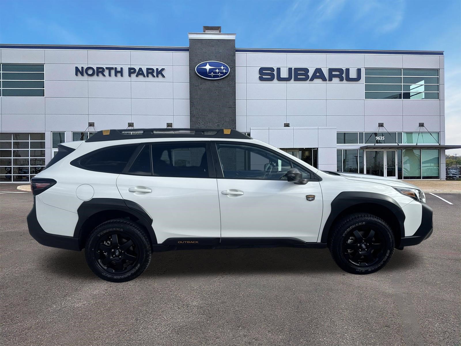 Used 2025 Subaru Outback Wilderness AWD/4WD image 2