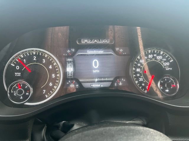 Used 2025 RAM 1500 Laramie image 28