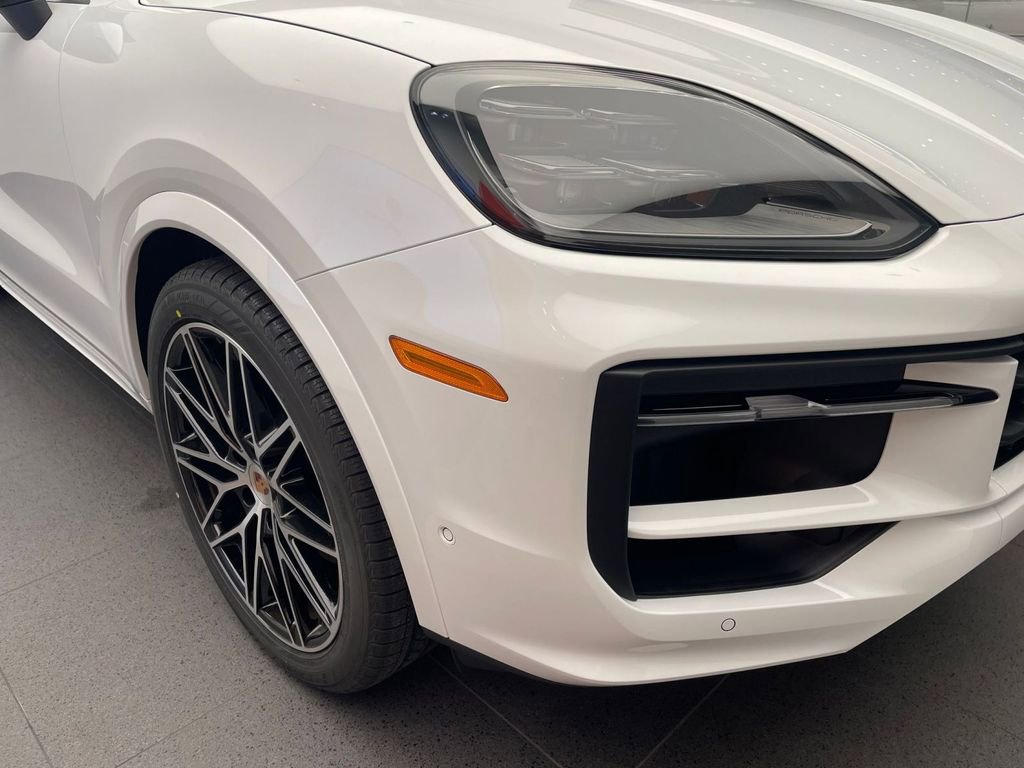 New 2026 Porsche Cayenne Coupe AWD/4WD image 27