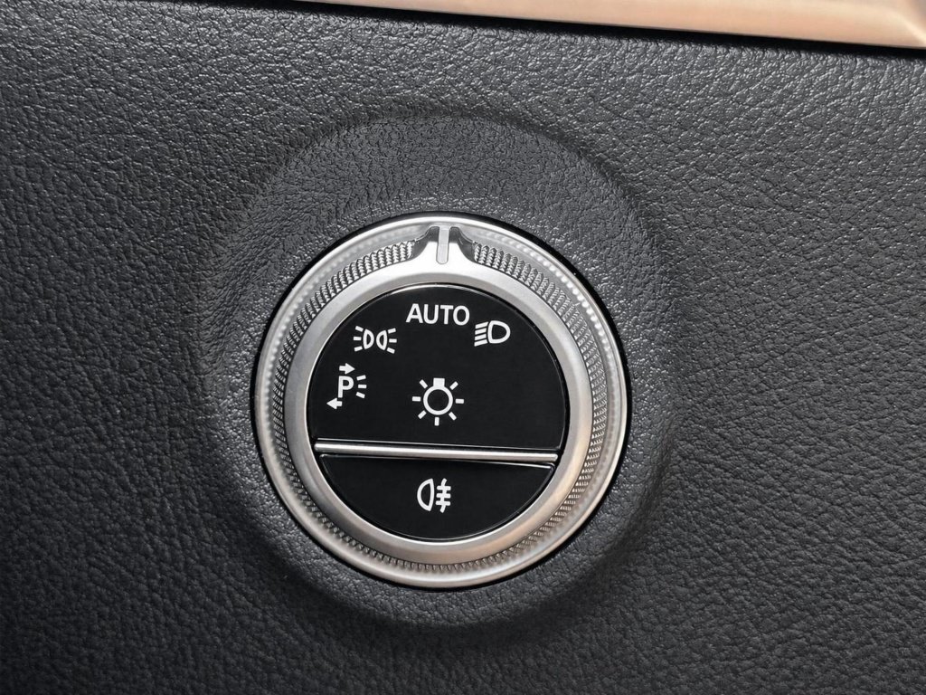 New 2026 Mercedes-Benz C 300 4MATIC Sedan image 37