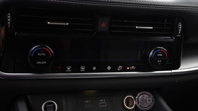 Used 2022 Nissan Rogue SV image 25