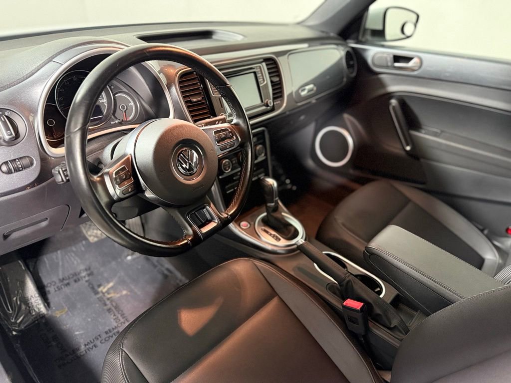 Used 2019 Volkswagen Beetle 2.0T SE FWD image 16