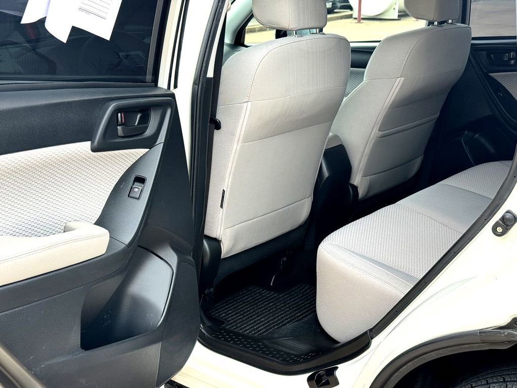 Used 2018 Subaru Forester 2.5i w/ Alloy Wheel Package image 26