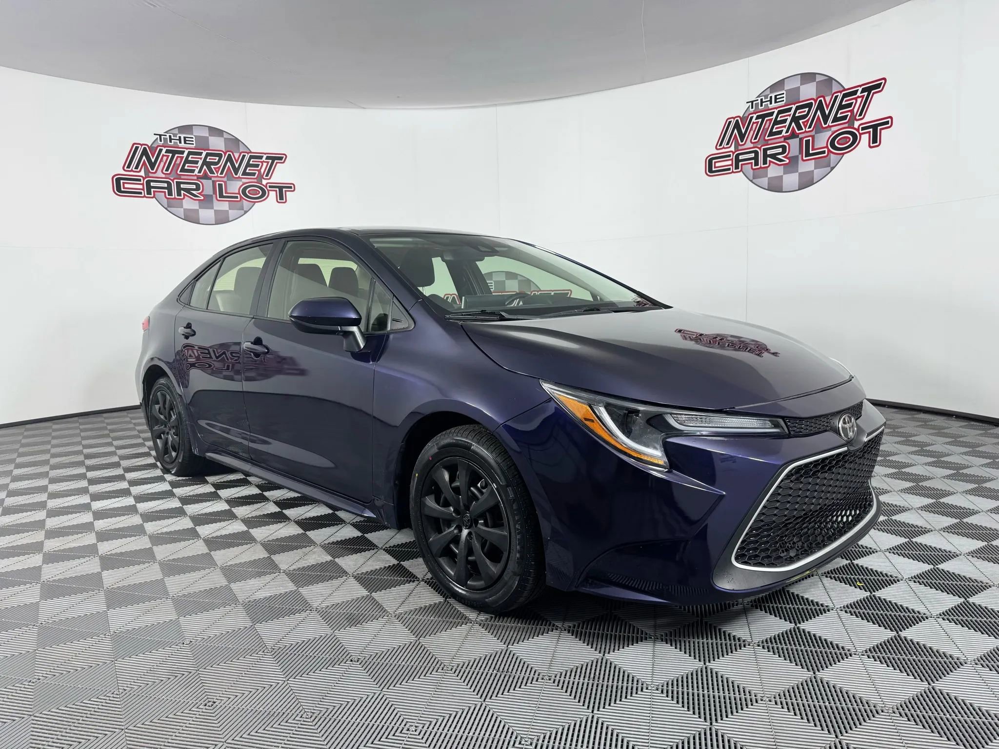 Used 2021 Toyota Corolla LE image 9