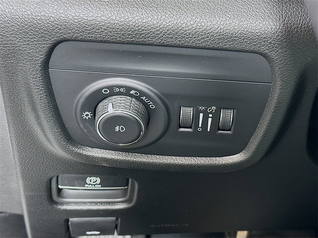 New 2025 Jeep Grand Cherokee Limited image 10