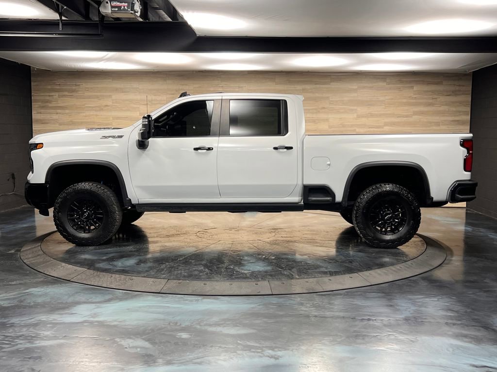 Used 2024 Chevrolet Silverado 2500 ZR2 w/ Technology Package AWD/4WD image 15