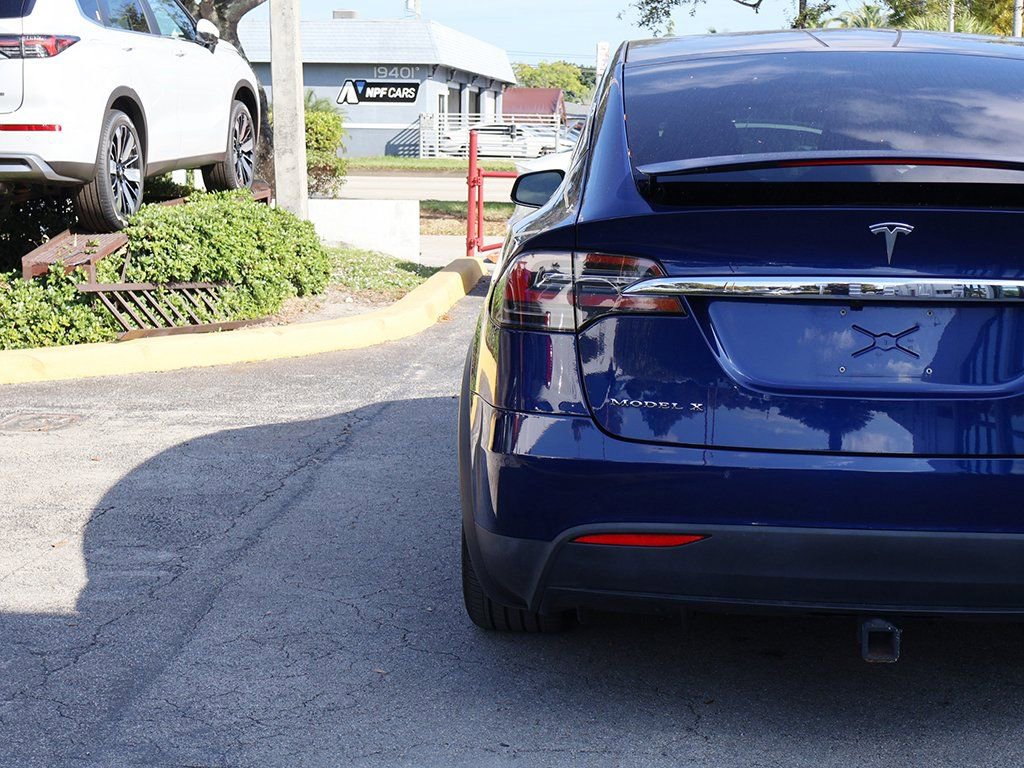 Used 2016 Tesla Model X 90D image 14