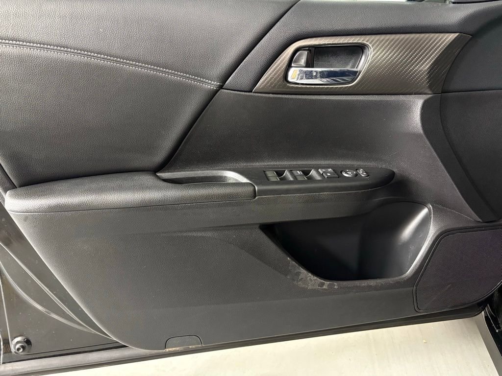 Used 2016 Honda Accord Sport image 11