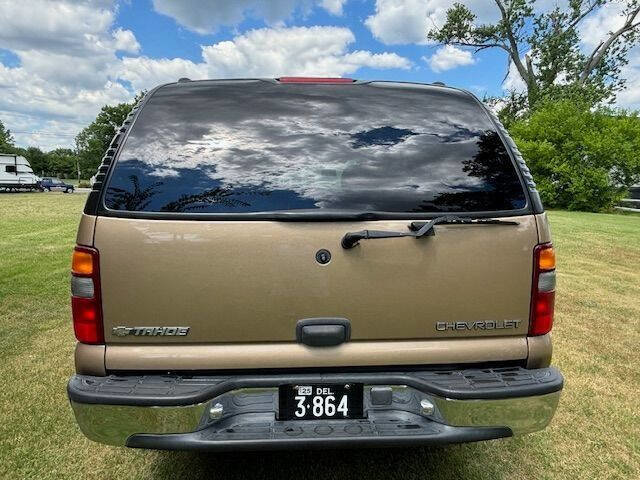 Used 2001 Chevrolet Tahoe 4WD w/ LS Preferred Equipment Group image 5