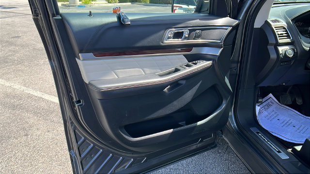 Used 2017 Ford Explorer Platinum AWD/4WD image 15