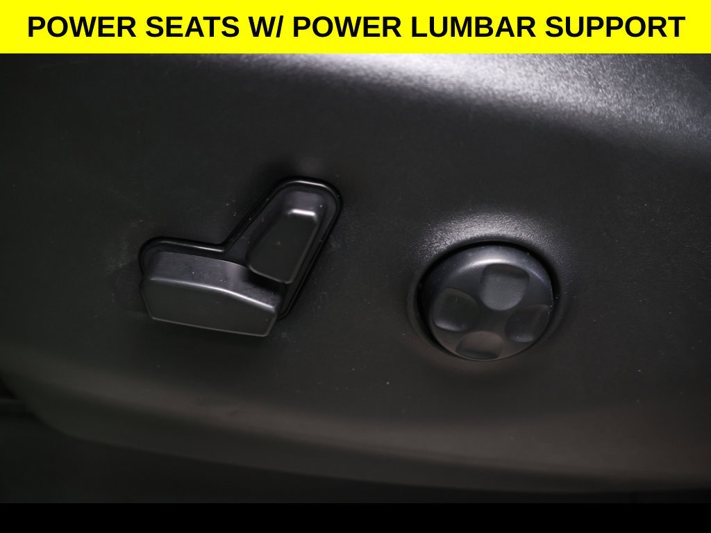 Used 2023 Chrysler Voyager LX FWD image 4