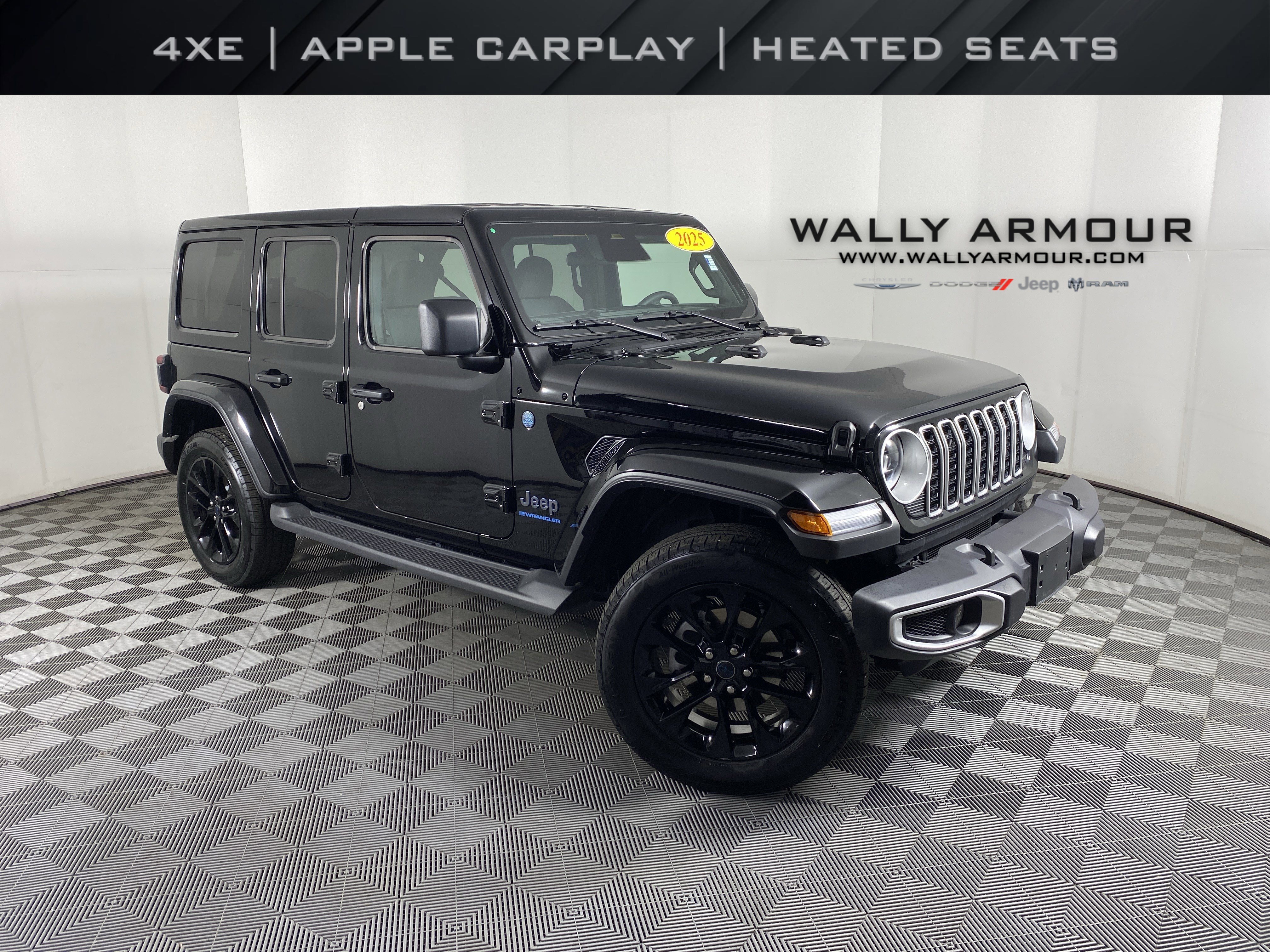 Used 2025 Jeep Wrangler Sahara AWD/4WD image 1