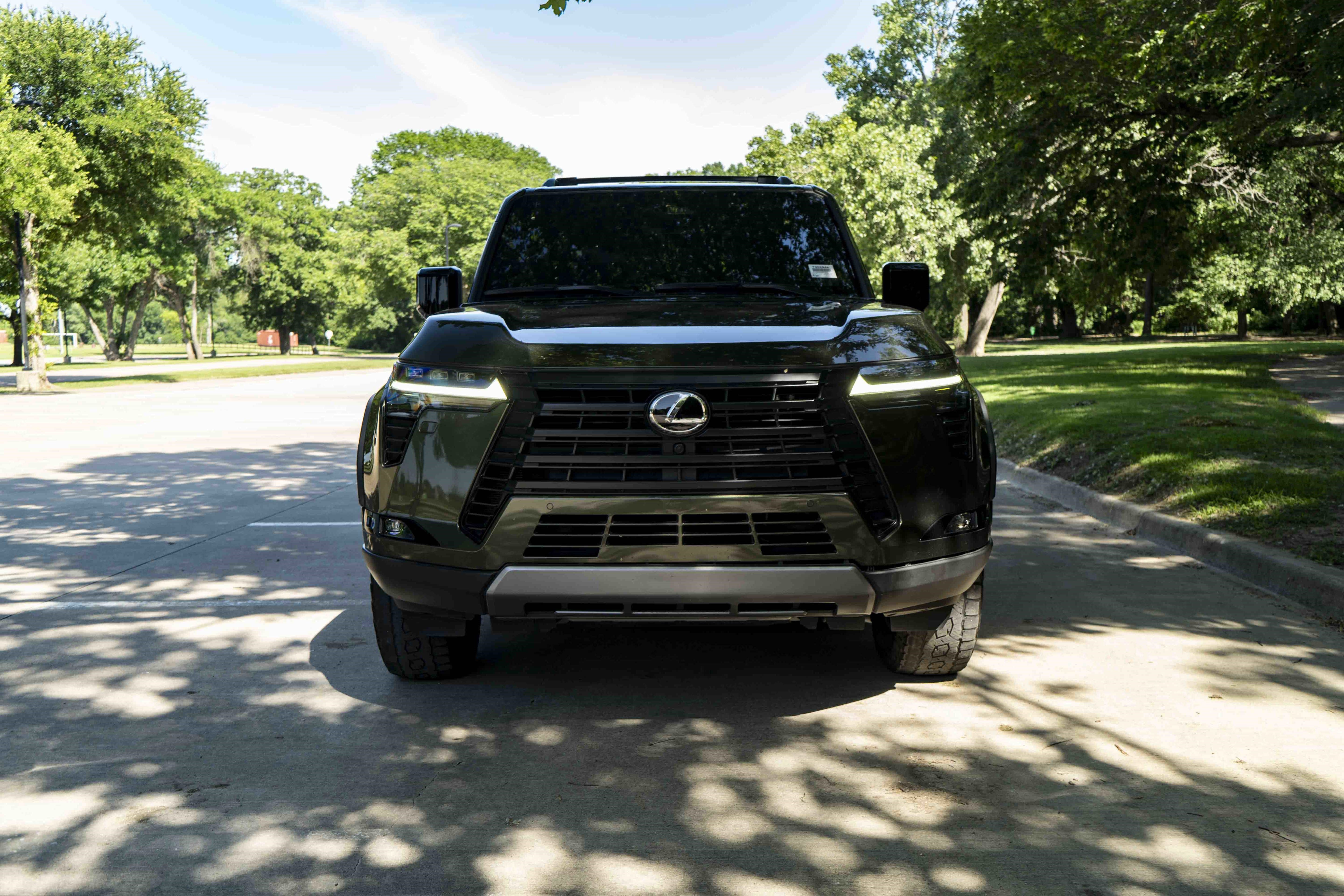 Used 2024 Lexus GX 550 AWD/4WD image 3