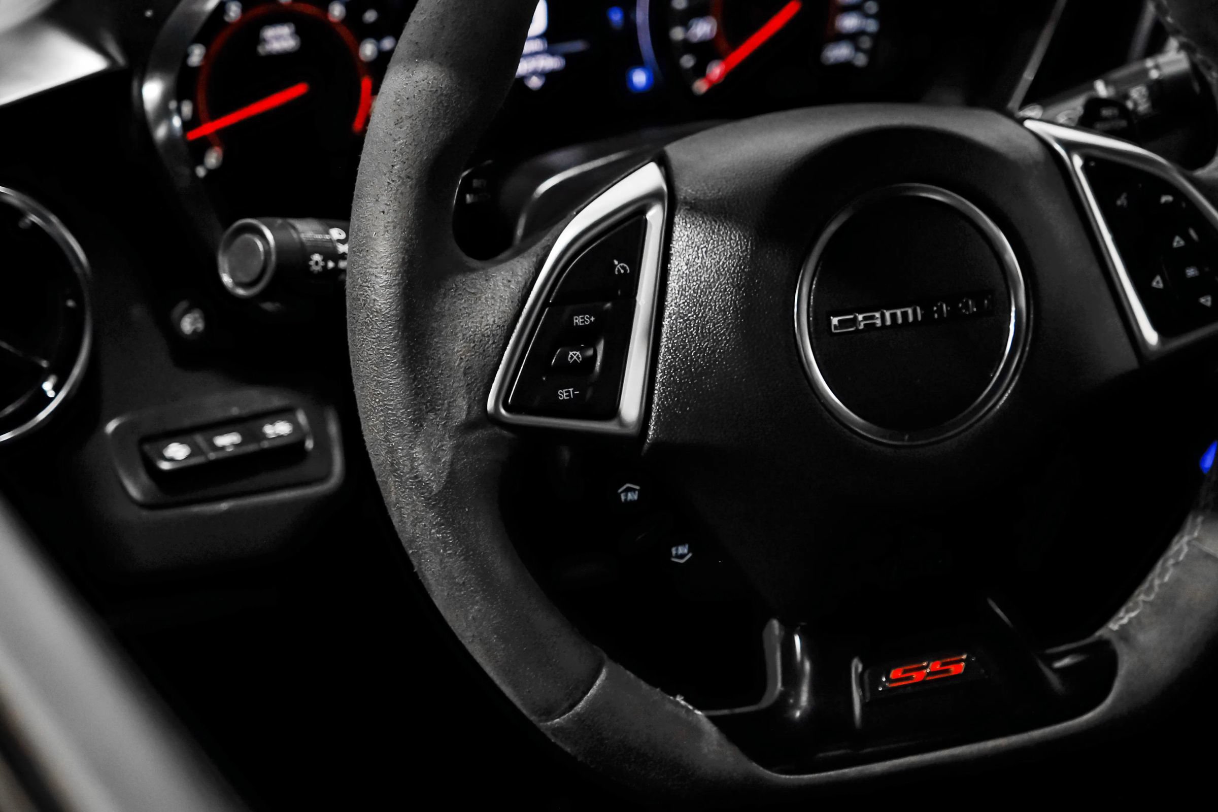 Used 2019 Chevrolet Camaro SS RWD image 24