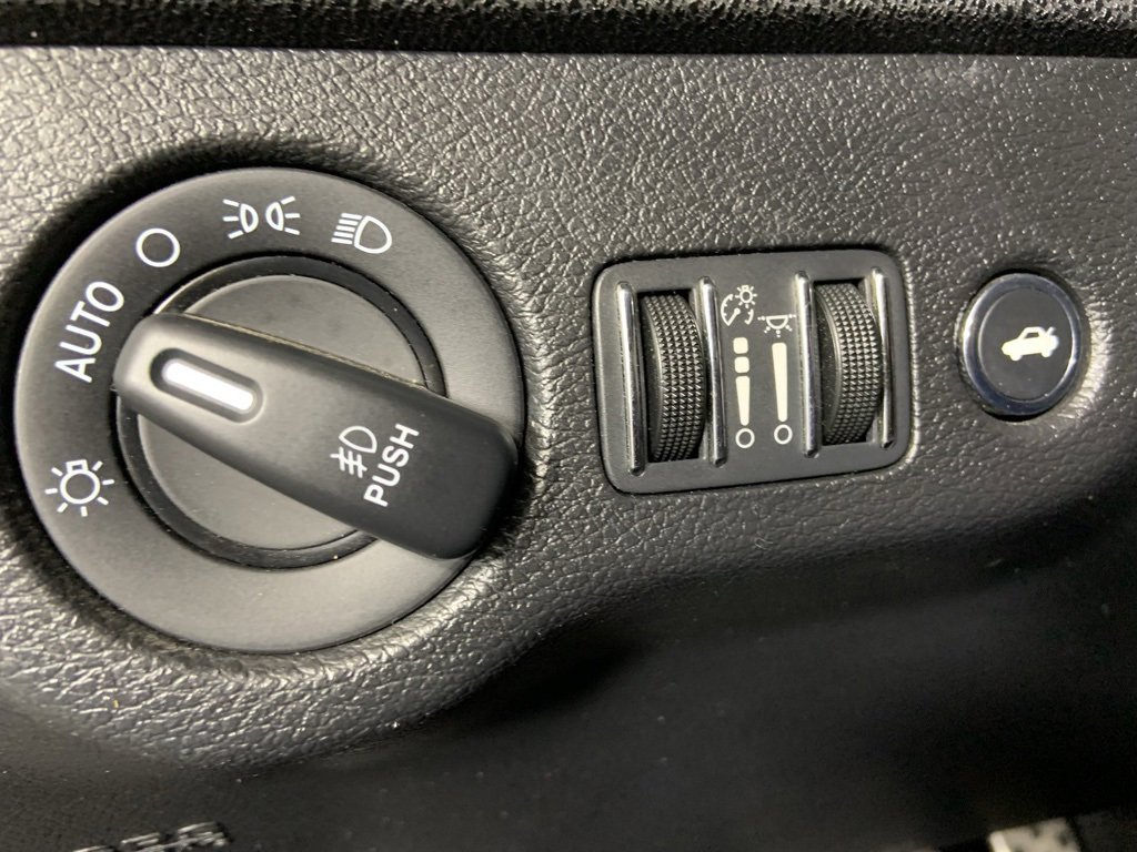 Used 2019 Dodge Charger Scat Pack w/ Navigation & Travel Group image 9