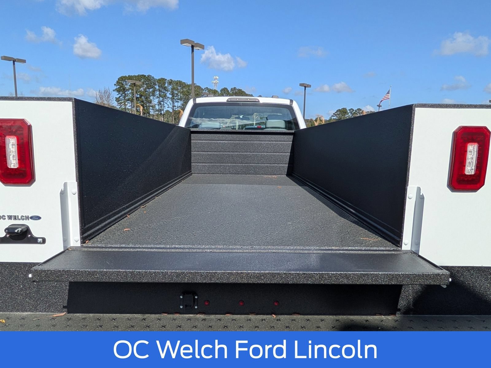 New 2026 Ford F550 4x4 Regular Cab Super Duty w/ XL Chrome Package image 8