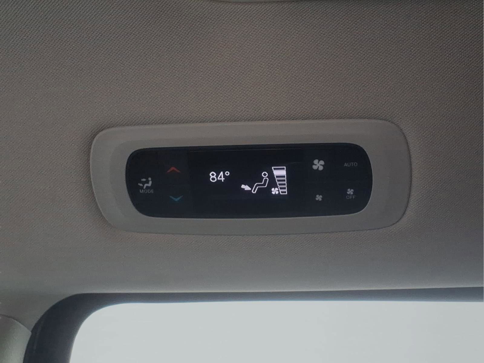 Used 2024 Chrysler Pacifica Select image 27