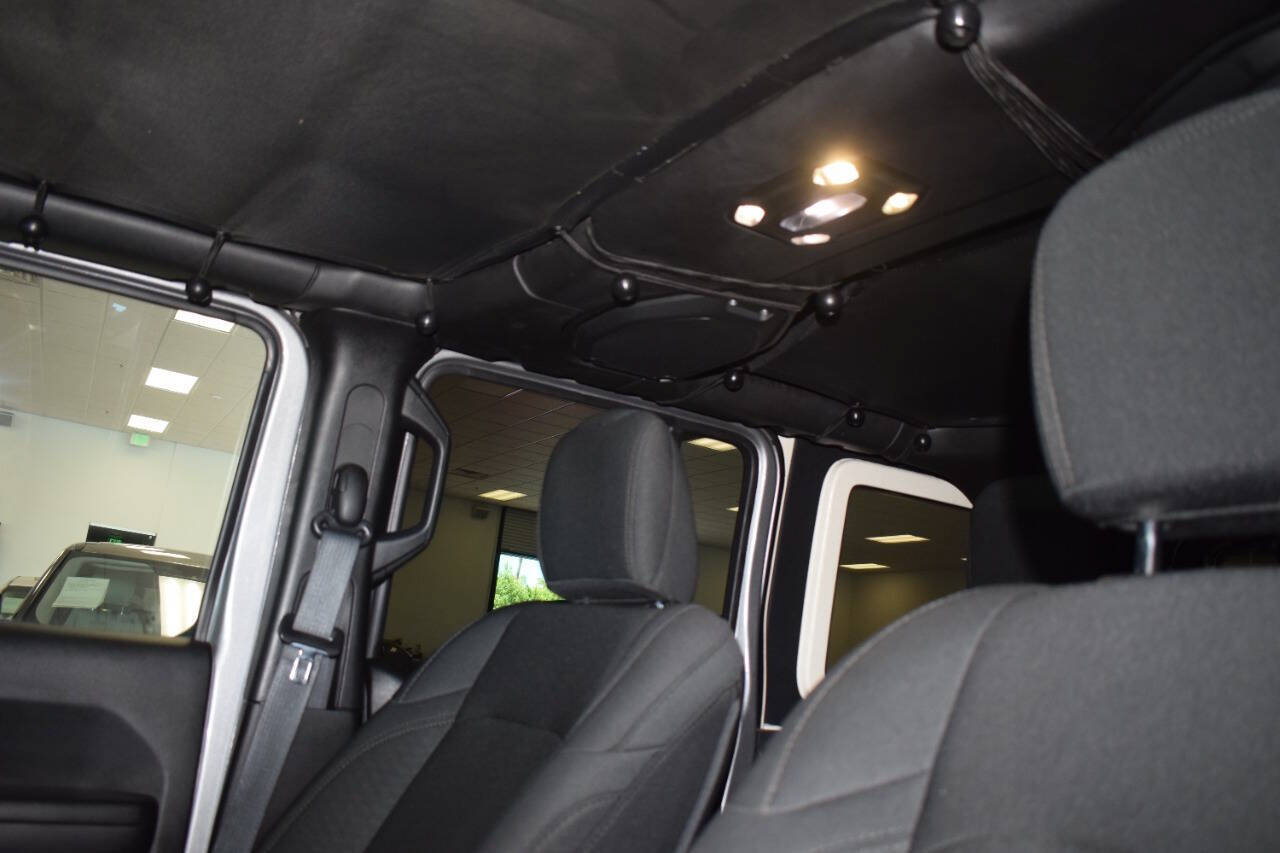 Used 2020 Jeep Wrangler Unlimited Sport AWD/4WD image 30