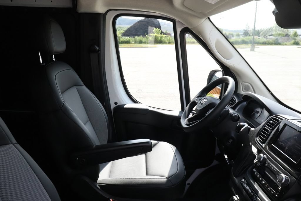 Used 2026 RAM ProMaster 2500 w/ Convenience Group FWD image 11
