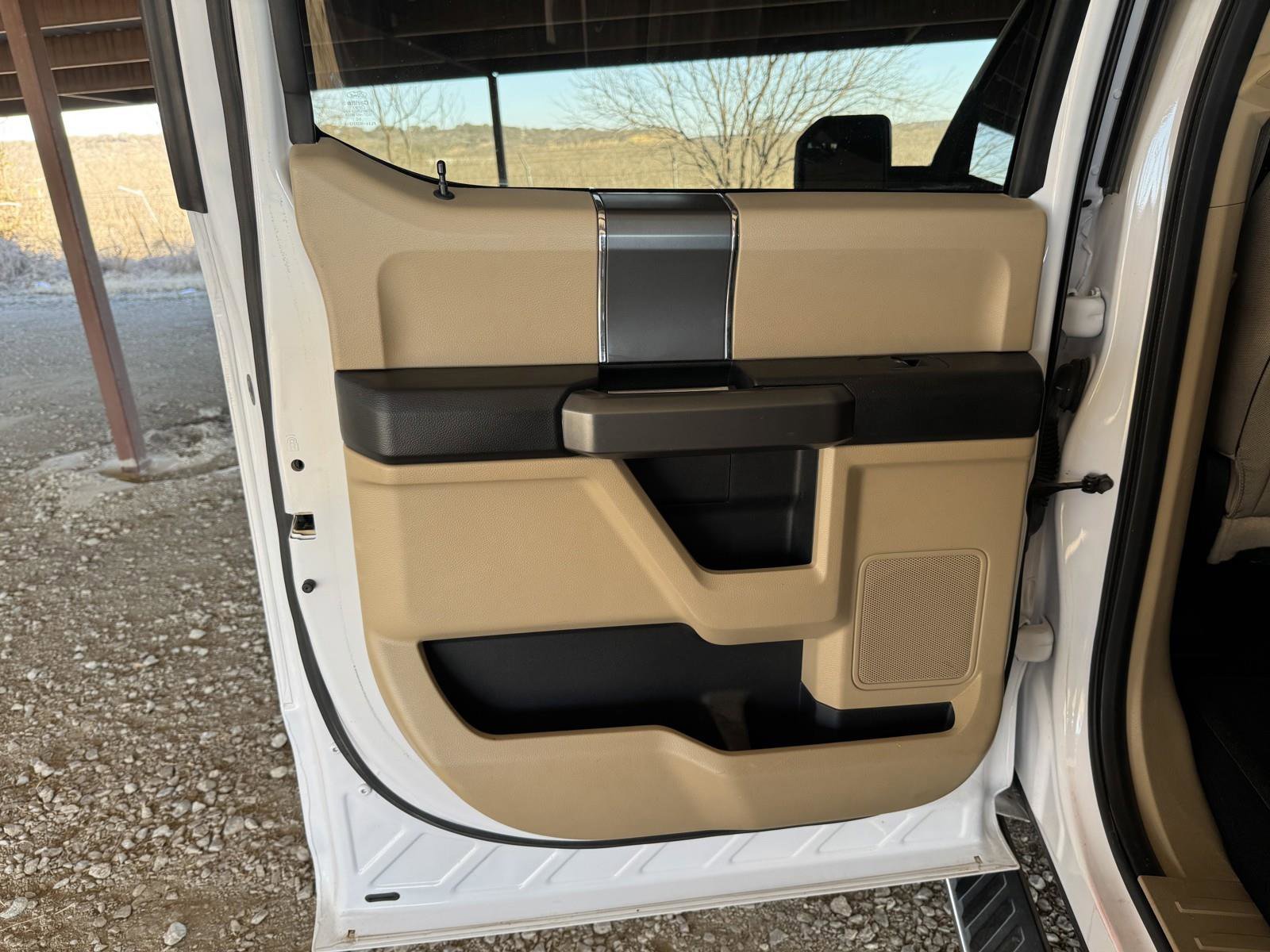 Used 2016 Ford F150 XLT w/ Equipment Group 302A Luxury image 26