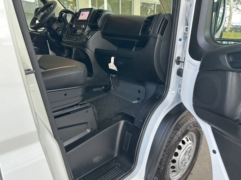 Used 2025 RAM ProMaster 2500 w/ Convenience Group FWD image 24