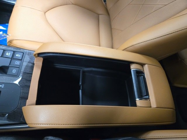 New 2026 Toyota Highlander Platinum image 29