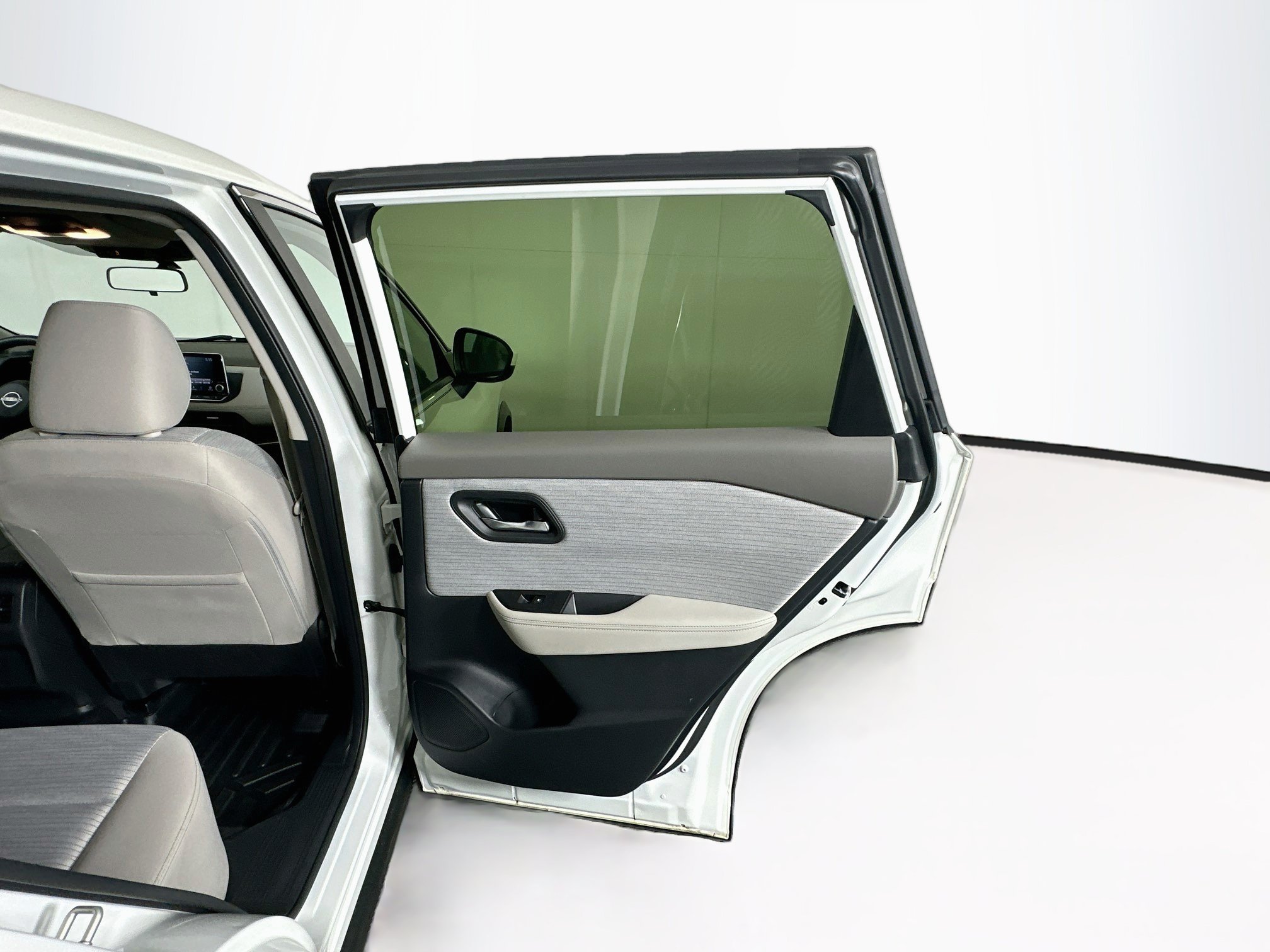 Used 2023 Nissan Rogue SV FWD image 28