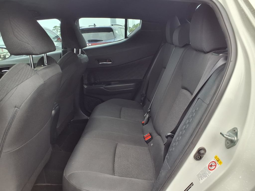 Used 2018 Toyota C-HR XLE FWD image 17