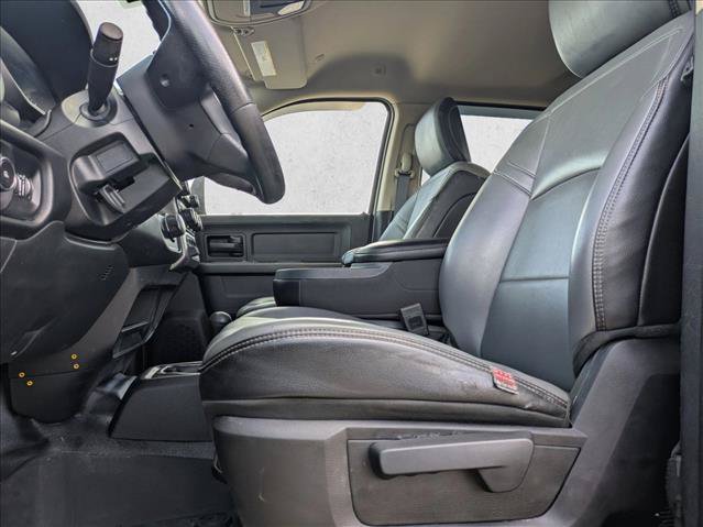 Used 2020 RAM 2500 Tradesman w/ Chrome Appearance Group AWD/4WD image 15