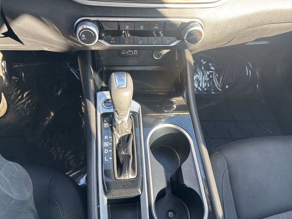 Used 2024 Nissan Altima 2.5 SV FWD image 25